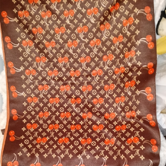 Large Louis Vuitton Cherry Motif Scarf in Brown and Red - Picture 10 of 10